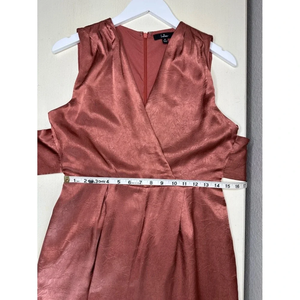 Lulus Rusty Rose Crinkle Satin Tie Front Jumpsuit‎ Size Medium Fully Lined